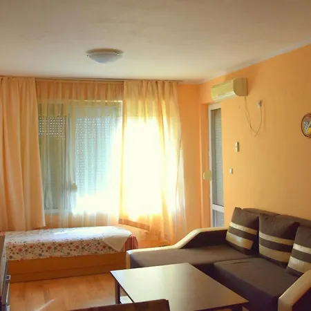 Evi Aparments 3 דירה *