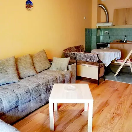 דירה Evi Aparments 3